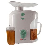 Соковитискач Binatone JE800-CP Europe