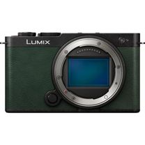 Беззеркальный фотоаппарат Panasonic Lumix DC-S9 Dark Olive Body (DC-S9E-G)