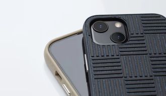 Чохол Moshi Altra Slim Hardshell Case with Wrist Strap Midnight Blue for iPhone 13 (99MO117532) - фото 4 Чохол Moshi Altra Slim Hardshell Case with Wrist Strap Midnight Blue for iPhone 13 (99MO117532) - фото 4
