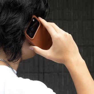 Чохол Native Union (RE) Classic Case Tan for iPhone 17 Pro Max (RECLA-TAN-NP25PM) - фото 2
