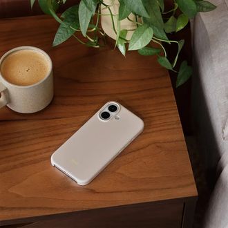 Чохол Beats для iPhone 17 with MagSafe and Camera Control - Lime Stone (MGK34LL/A) - фото 3 Чохол Beats для iPhone 17 with MagSafe and Camera Control - Lime Stone (MGK34LL/A) - фото 3