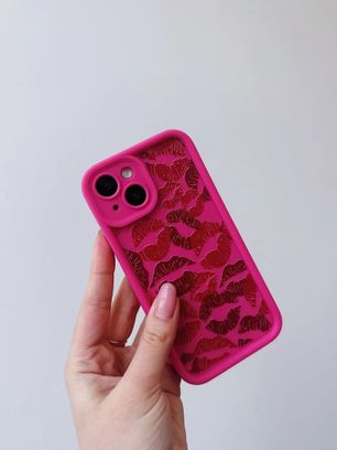 Чехол Lips Case для iPhone 15 Electrik Pink - фото 2