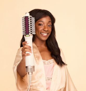 Фен-щітка Shark SmoothStyle Hot Brush & Smoothing Comb HT212EU Europe - фото 3 Фен-щітка Shark SmoothStyle Hot Brush & Smoothing Comb HT212EU Europe - фото 3