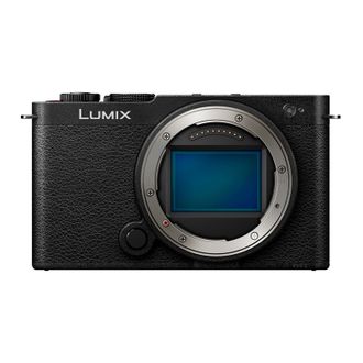 Беззеркальный фотоаппарат Panasonic Lumix DC-S9 Jet Black Body (DC-S9E-K) - фото 1