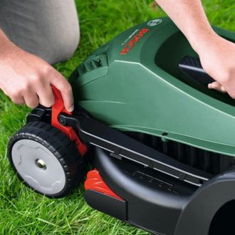Газонокосилка Bosch UniversalRotak 37-555 (06008A6501) - фото 4 Газонокосилка Bosch UniversalRotak 37-555 (06008A6501) - фото 4