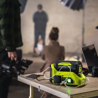 Перетворювач DC-AC (Акумуляторний інвертор) Ryobi RY36BI300A-0 - фото 5 Перетворювач DC-AC (Акумуляторний інвертор) Ryobi RY36BI300A-0 - фото 5