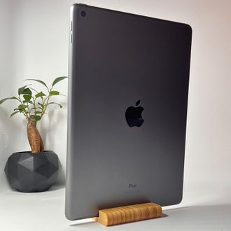 Вживаний Apple iPad 8 10.2" 32Gb Wi-Fi Gray (MYL92) 2020 (Ідеальний стан) - фото 2 Вживаний Apple iPad 8 10.2" 32Gb Wi-Fi Gray (MYL92) 2020 (Ідеальний стан) - фото 2
