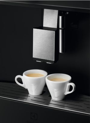 Кофемашина автоматическая Electrolux EBC85X - фото 6