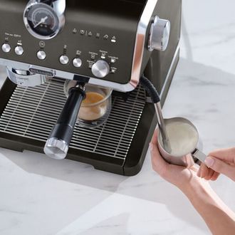 Кофеварка DeLonghi La Specialista Opera EC 9555.BK Europe - фото 4