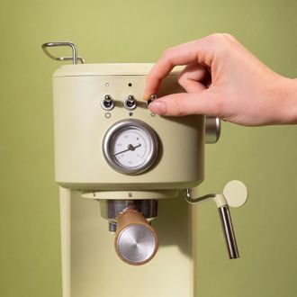 Кофеварка Cecotec Cumbia Power Espresso 20 Retro Green (CCTC-01723) Europe - фото 4 Кофеварка Cecotec Cumbia Power Espresso 20 Retro Green (CCTC-01723) Europe - фото 4