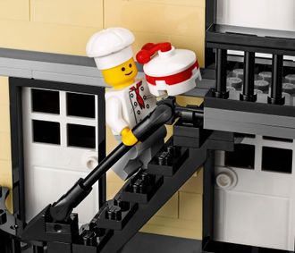 Конструктор Lego Expert Городская площадь (10255) - фото 3 Конструктор Lego Expert Городская площадь (10255) - фото 3