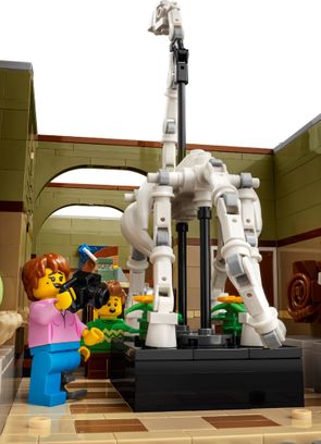 Конструктор Lego Expert Природоведческий музей (10326) - фото 5 Конструктор Lego Expert Природоведческий музей (10326) - фото 5