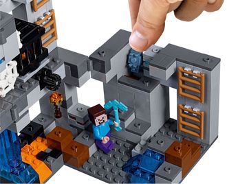 Конструктор Lego Minecraft Пригоди в шахтах (21147) - фото 6 Конструктор Lego Minecraft Пригоди в шахтах (21147) - фото 6