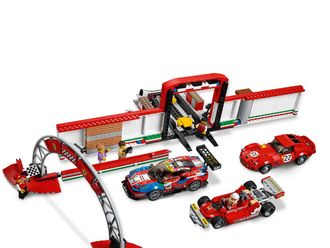 Конструктор Lego Speed Champions Унікальний гараж Ferrari (75889) - фото 4 Конструктор Lego Speed Champions Унікальний гараж Ferrari (75889) - фото 4