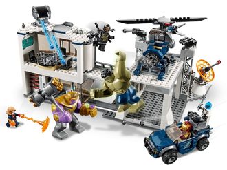 Конструктор Lego Marvel Битва на базі Месників (76131) - фото 4 Конструктор Lego Marvel Битва на базі Месників (76131) - фото 4