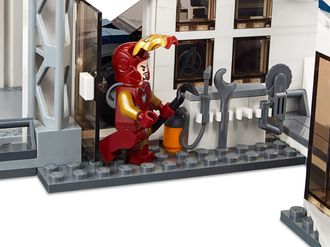 Конструктор Lego Marvel Битва на базі Месників (76131) - фото 6 Конструктор Lego Marvel Битва на базі Месників (76131) - фото 6