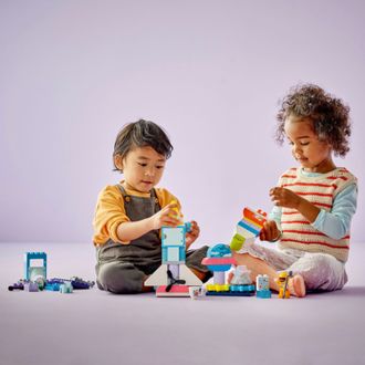 Конструктор Lego Duplo Town Приключения на космическом шаттле 3в1 (10422) - фото 3 Конструктор Lego Duplo Town Приключения на космическом шаттле 3в1 (10422) - фото 3