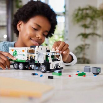 Конструктор Lego Technic Мусоровоз Mack LR Electric (42167) - фото 7 Конструктор Lego Technic Мусоровоз Mack LR Electric (42167) - фото 7