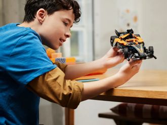 Конструктор Lego Technic Автомобіль для перегонів NEOM McLaren Formula E 42169 - фото 8 Конструктор Lego Technic Автомобіль для перегонів NEOM McLaren Formula E 42169 - фото 8