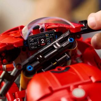 Конструктор Lego Technic Мотоцикл Ducati Panigale V4 S (42202) - фото 6 Конструктор Lego Technic Мотоцикл Ducati Panigale V4 S (42202) - фото 6