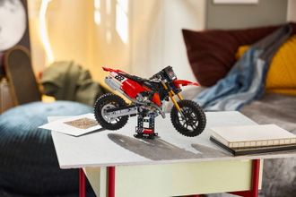 Конструктор Lego Technic Мотоцикл Ducati Desmo450 MX Factory (42238) - фото 8 Конструктор Lego Technic Мотоцикл Ducati Desmo450 MX Factory (42238) - фото 8