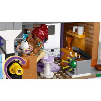 Конструктор Lego Friends Хартлейк-Сити. Квартиры и магазины (42670) - фото 5