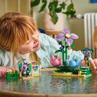 Конструктор LEGO Friends Карусель с цветами и чашками и сказочная фотобудка (42702) - фото 3 Конструктор LEGO Friends Карусель с цветами и чашками и сказочная фотобудка (42702) - фото 3
