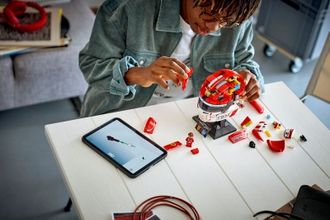 Конструктор LEGO Editions Formula 1 Шлем Шарля Леклера из команды Scuderia Ferrari HP (43014) - фото 10 Конструктор LEGO Editions Formula 1 Шлем Шарля Леклера из команды Scuderia Ferrari HP (43014) - фото 10