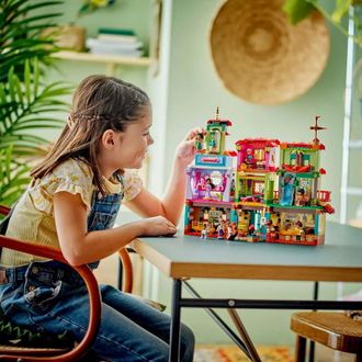 Конструктор Lego Disney Чарівний будинок Мадригал (43245) - фото 5 Конструктор Lego Disney Чарівний будинок Мадригал (43245) - фото 5