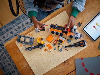 Конструктор LEGO City Грузовик с краном и самосвалом (60467) - фото 8 Конструктор LEGO City Грузовик с краном и самосвалом (60467) - фото 8