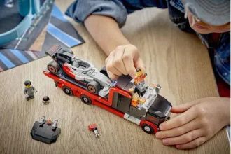 Конструктор LEGO City Вантажівка для демонстрації F1 із перегоновим автомобілем Audi F1 (60493) - фото 2