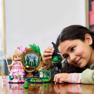 Конструктор Lego Wicked Фігурки Ельфаби й Ґлінди (75682) - фото 3 Конструктор Lego Wicked Фігурки Ельфаби й Ґлінди (75682) - фото 3