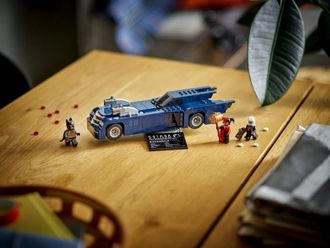 Конструктор Lego Batman Бетмен на бетмобілі проти Харлі Квін і Містера Фріза 76274 - фото 9
