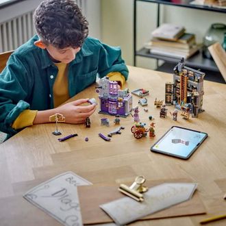 Конструктор Lego Harry Potter Крамниці Олівандера й мантій від Мадам Малкін (76439) - фото 6