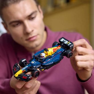 Конструктор Lego Speed Champions Автомобіль для перегонів F1® Oracle Red Bull Racing RB20 (77243) - фото 7 Конструктор Lego Speed Champions Автомобіль для перегонів F1® Oracle Red Bull Racing RB20 (77243) - фото 7