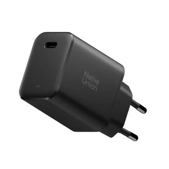 Мережевий зарядний пристрій Native Union Fast GaN Charger PD 45W USB-C Port Black (FAST-PD45-BLK-EU) - фото 1 Мережевий зарядний пристрій Native Union Fast GaN Charger PD 45W USB-C Port Black (FAST-PD45-BLK-EU) - фото 1