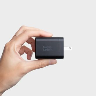 Мережевий зарядний пристрій Native Union Fast GaN Charger PD 45W USB-C Port Black (FAST-PD45-BLK-EU) - фото 2 Мережевий зарядний пристрій Native Union Fast GaN Charger PD 45W USB-C Port Black (FAST-PD45-BLK-EU) - фото 2