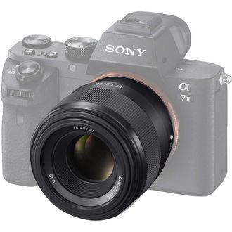 Объектив Sony 50mm, f/1.8 для камер NEX FF (SEL50F18F.SYX) - фото 5 Объектив Sony 50mm, f/1.8 для камер NEX FF (SEL50F18F.SYX) - фото 5