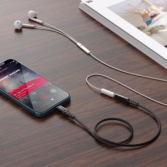 Кабель ACEFAST C1-05 Lightning to 3.5mm aluminum alloy headphones adapter cable Black (AFC1-05B) - фото 3