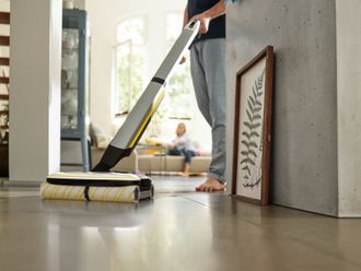 Миючий вертикальний пилосос (електрошвабра) Karcher FC 7 Cordless (1.055-701.0) - фото 4 Миючий вертикальний пилосос (електрошвабра) Karcher FC 7 Cordless (1.055-701.0) - фото 4