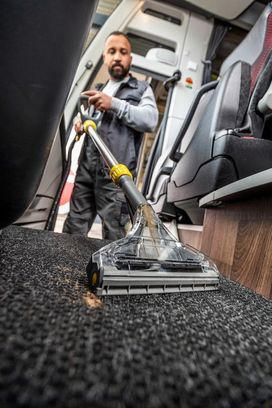 Пылесос профессиональный моющий Karcher Puzzi 8/1 Adv (1.100-241.0) - фото 5 Пылесос профессиональный моющий Karcher Puzzi 8/1 Adv (1.100-241.0) - фото 5