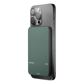 Портативное зарядное устройство Native Union (Re) Classic Magnetic Power Bank 5 000mAh Slate Green (PB-5KMS-GRN) - фото 2