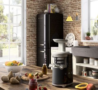 Соковыжималка Smeg SJF01BLEU Europe - фото 4