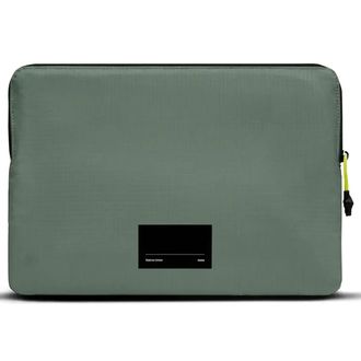 Чехол Native Union Ultralight 13" Sleeve Case Slate Green for MacBook Air 13"/MacBook Pro 13" (STOW-UT-MBS-GRN-13) - фото 2 Чехол Native Union Ultralight 13" Sleeve Case Slate Green for MacBook Air 13"/MacBook Pro 13" (STOW-UT-MBS-GRN-13) - фото 2
