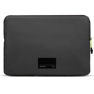 Чохол Native Union Ultralight 14" Sleeve Case Black for MacBook Pro 14" (STOW-UT-MBS-BLK-14) - фото 2 Чохол Native Union Ultralight 14" Sleeve Case Black for MacBook Pro 14" (STOW-UT-MBS-BLK-14) - фото 2