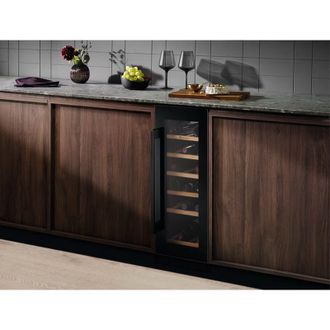 Вбудована винна шафа Electrolux EWUS020B5B - фото 3 Вбудована винна шафа Electrolux EWUS020B5B - фото 3