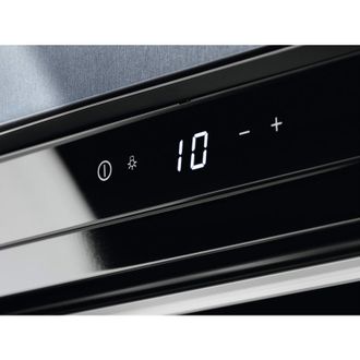 Вбудована винна шафа Electrolux KBW5X - фото 3
