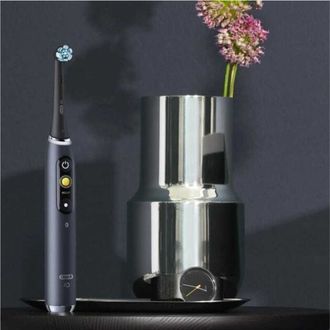 Електрична зубна щітка Oral-B iO Series 9N IOM9.2Q2.2AD Black Onyx Europe - фото 4