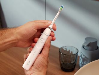 Набор из 2-х электрических зубных щеток Philips Sonicare 5500 Series HX7119/01 Europe - фото 3
